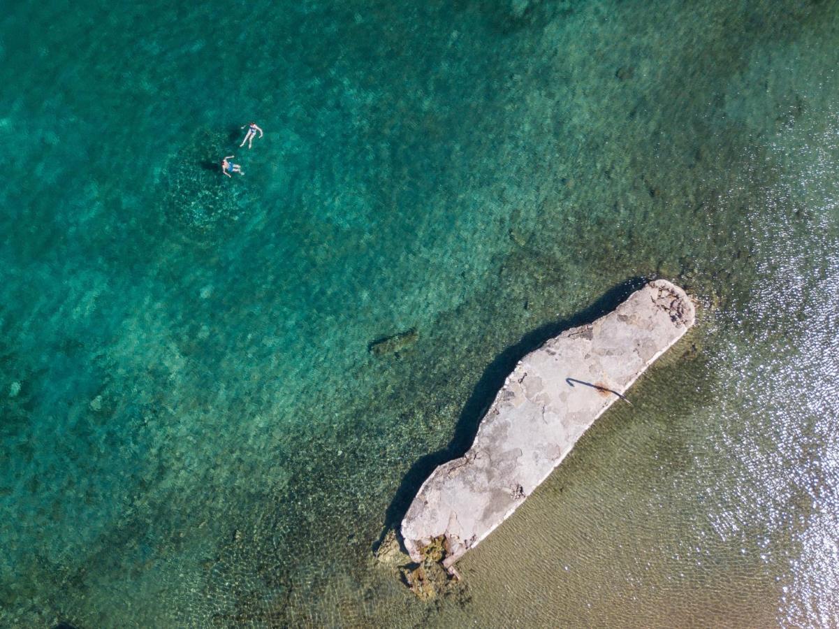Mandraki Beach Resort Buitenkant foto